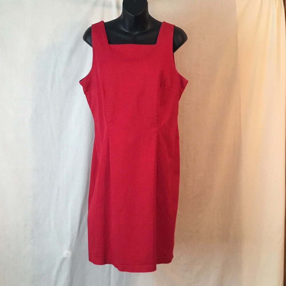 Sleeveless Red Square-Neck Midi Dress - Women